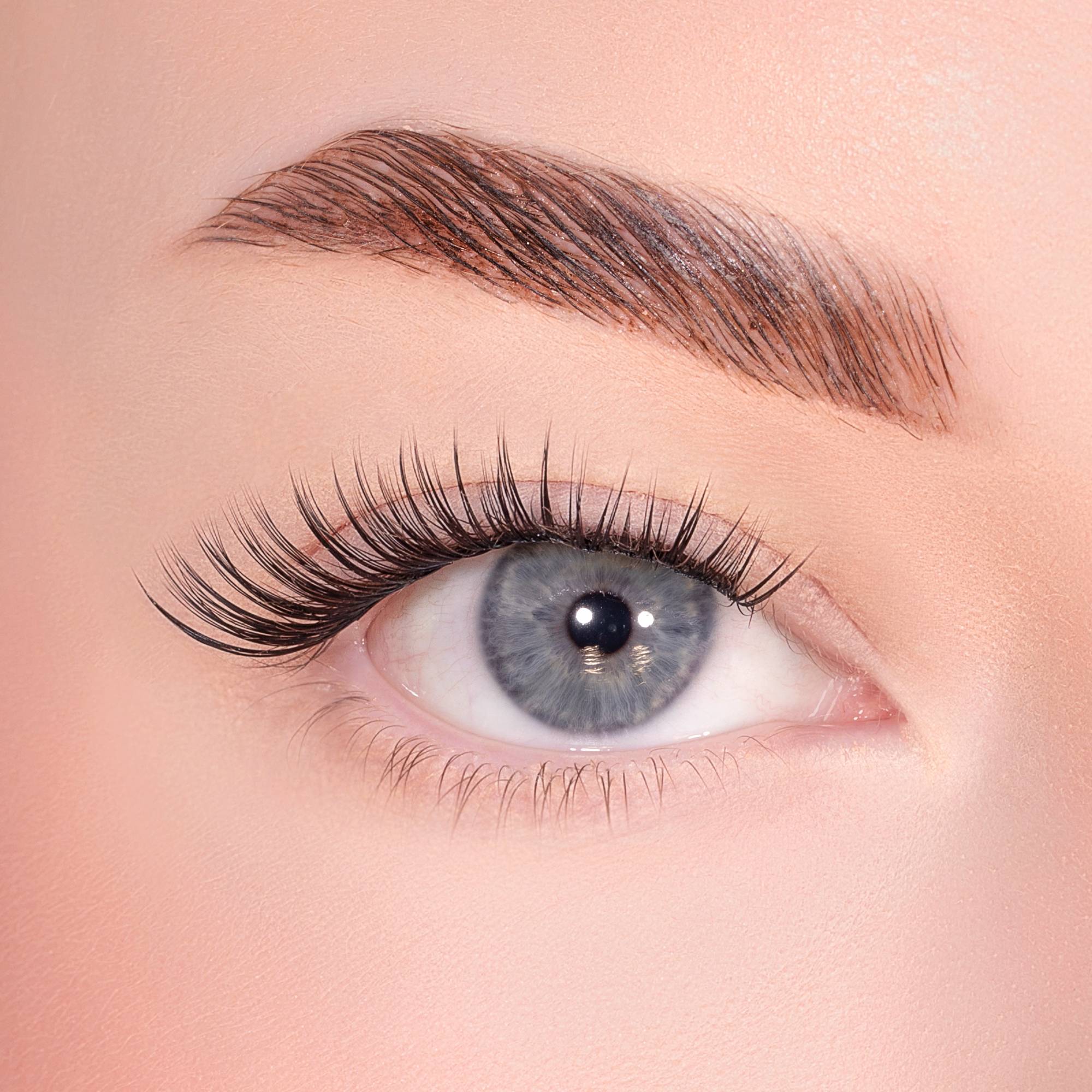 Defined Pre-Glued Lashes