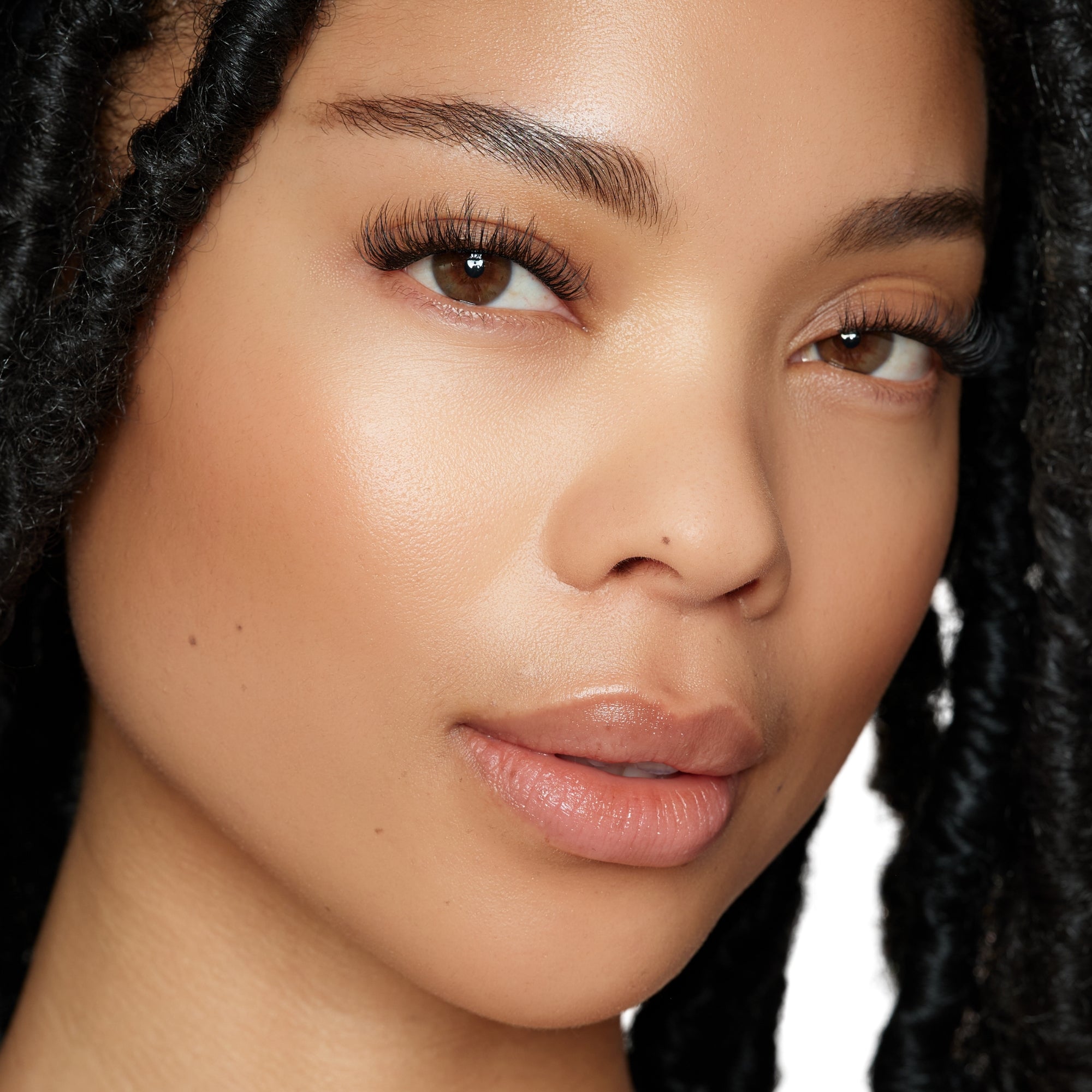Subtle Volume Pre-Glued Lashes