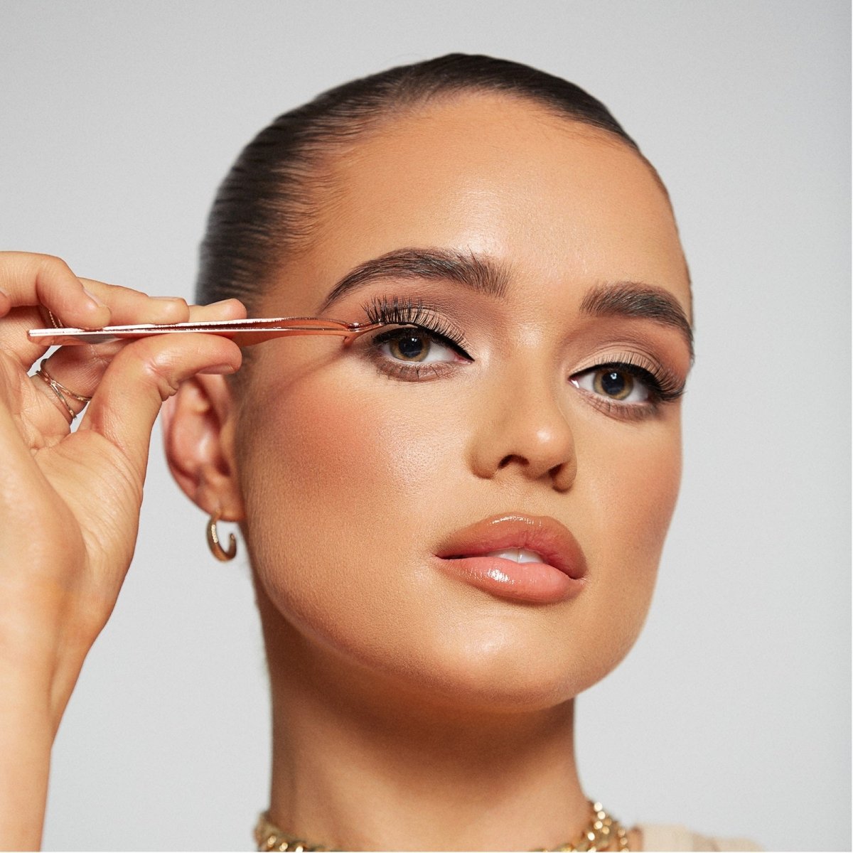 L.W.I Worth It Russian Hybrid Magnetic Lash & Liner Set - Lola's Lashes