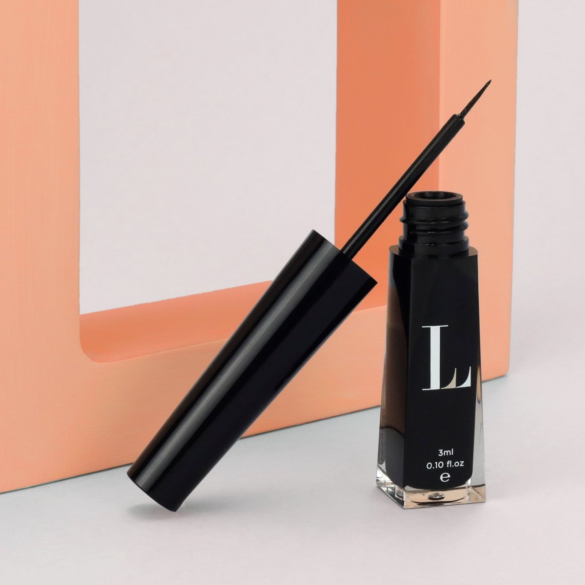 L.W.I Into U Russian Hybrid Magnetic Lash & Liner Set - Lola's Lashes